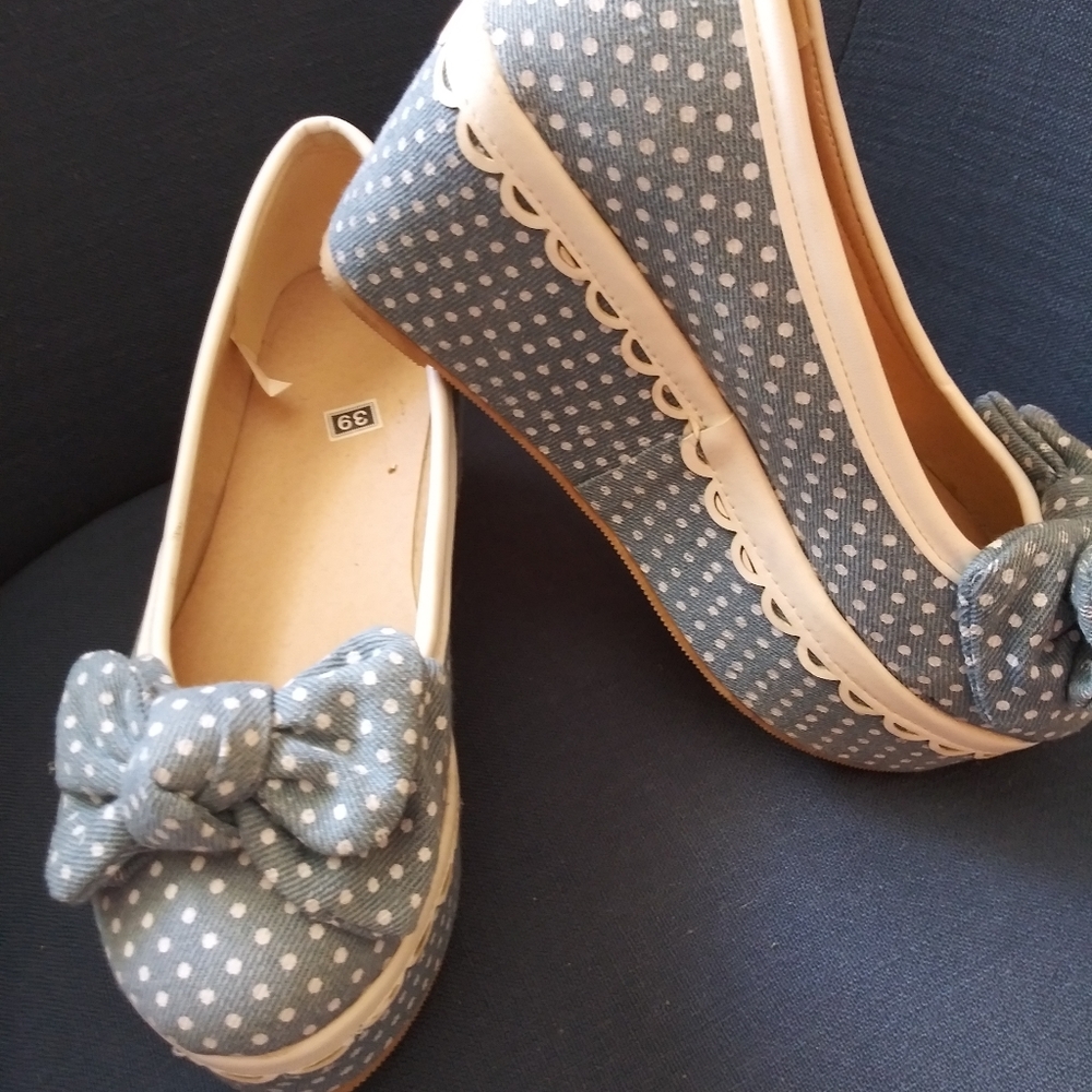 Polkadot wedge shoes